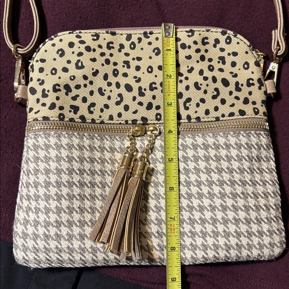 Jen &Co.- Crossbody Bag/wristlet - Picture 11 of 14